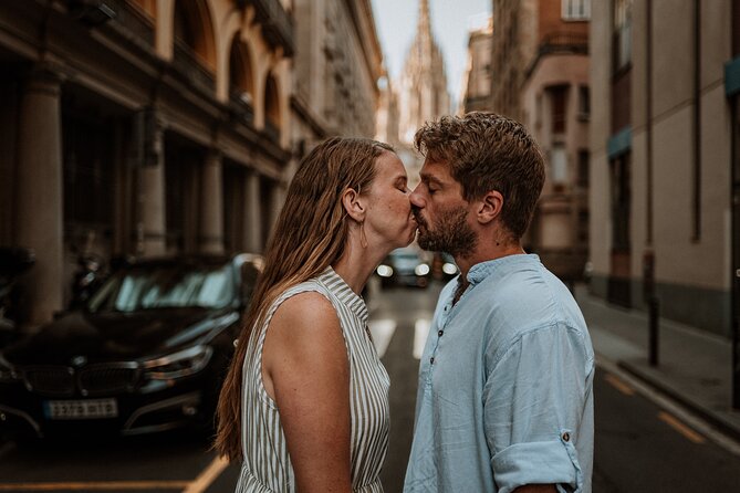 Barcelona Gothic Quarter cinematic photoshoot - Private Group Vibe and the Small Cap (Up to 10)