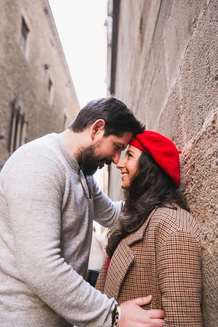 Barcelona: Gothic Quarter Private Photoshoot Experience - Posing Help That Doesn’t Feel Like a Lecture