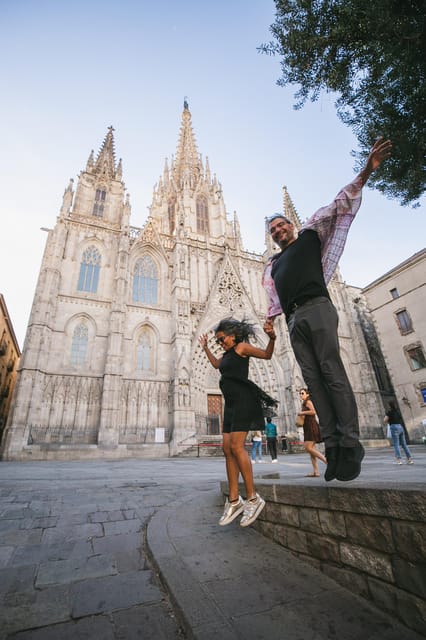 Barcelona: Gothic Quarter Private Photoshoot Experience - Buying Extra Photos Without the Awkward Sales Script