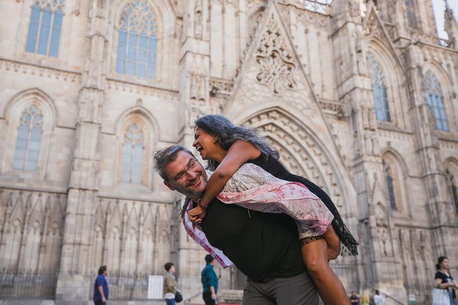 Barcelona: Gothic Quarter Private Photoshoot Experience - Value and Pricing for a Private Session Up to 7