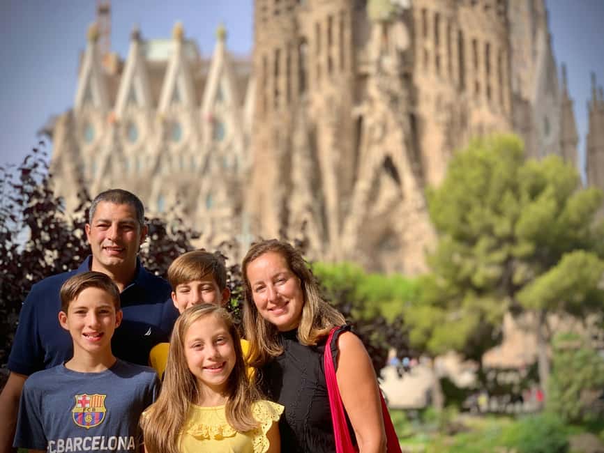 Barcelona: Phone Photography Tips & Tricks - Park & Old Town - Editing on your phone: simple tweaks, real improvement