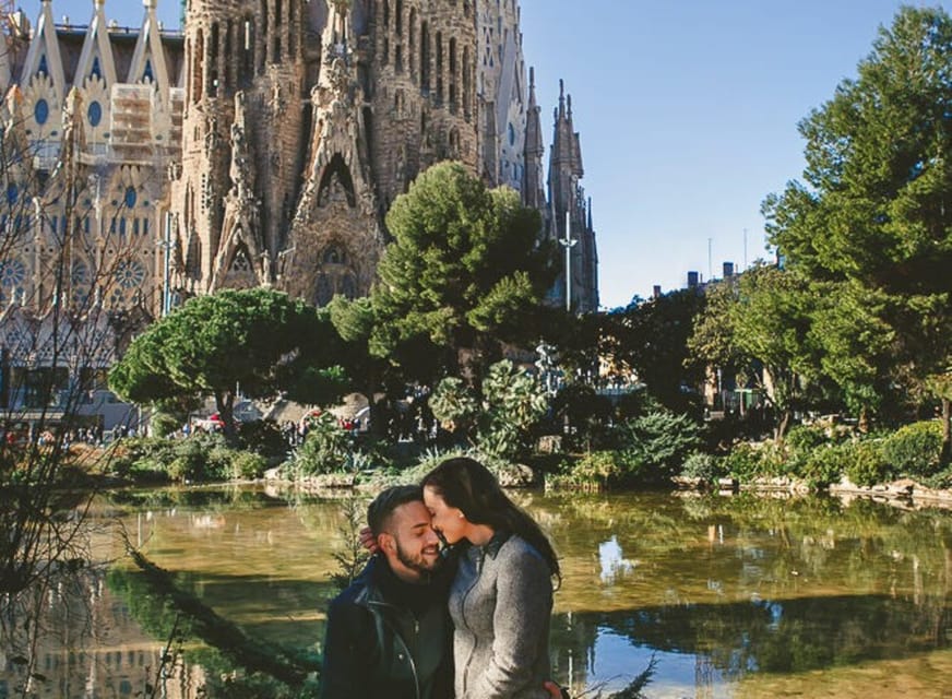 Barcelona: Photo Shoot + Exclusive Video of the Best Moments - Meeting Filipe at Plaça Real: where the Barcelona shoot starts