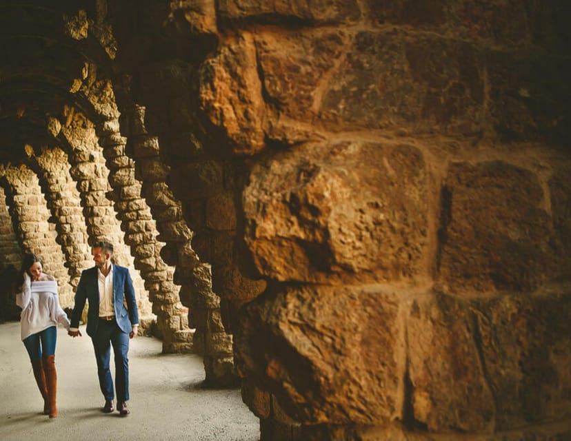 Barcelona: Photo Shoot + Exclusive Video of the Best Moments - Plaça Real and the Gothic Quarter: classic backdrops with personality