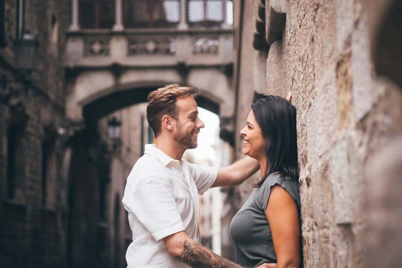 Barcelona: Photo Shoot Tour in El Gothico - Key things that make this photo shoot work