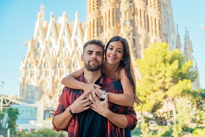 Barcelona : Private Photoshoot Outside Sagrada Familia - Meeting at Basílica de la Sagrada Família: timing and what to bring