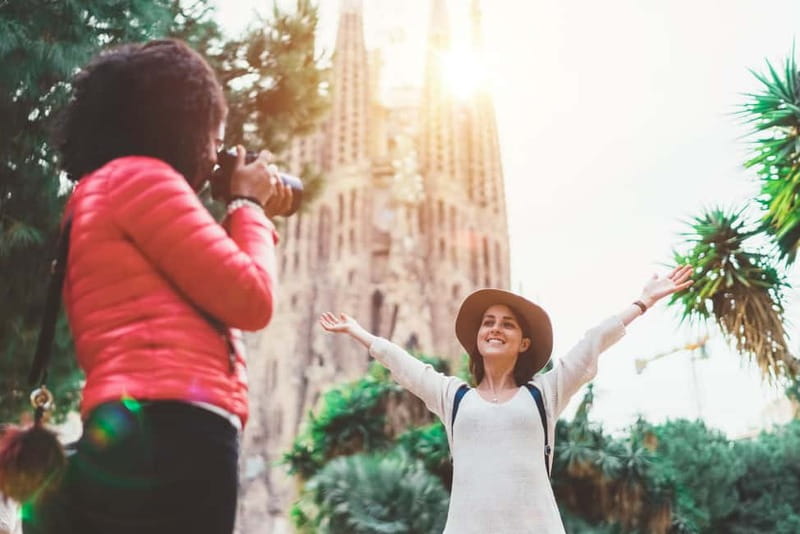 Barcelona: Private Sagrada Familia Photoshoot - Value and Price: $67 for a Private Group Makes Sense