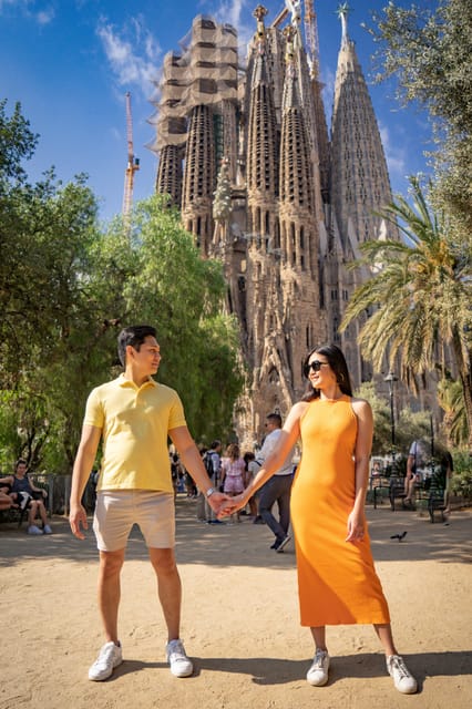 Barcelona: Professional Photoshoot Outside Sagrada Familia - Picking the best spots around Sagrada: angles, lighting, and crowd control
