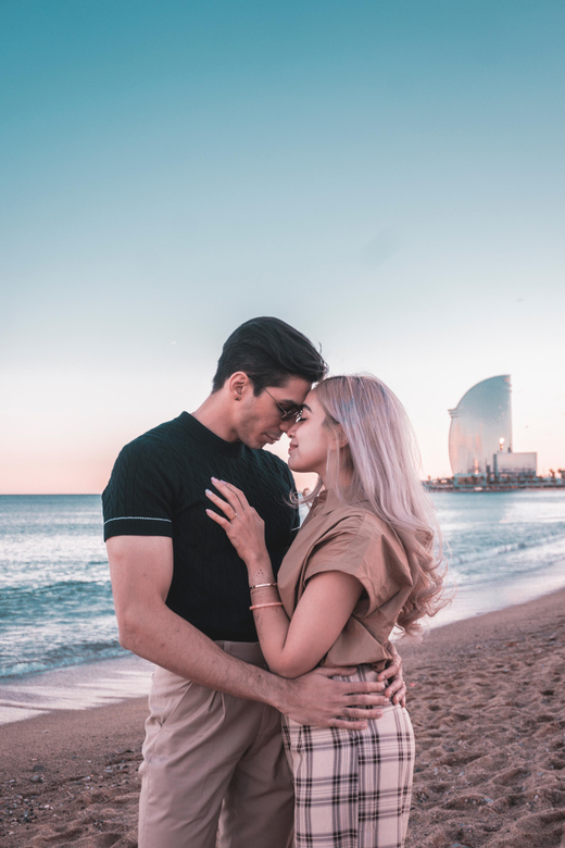 Barcelona: Professional Private Photoshoot - Park Güell: tickets not included, but the payoff is big