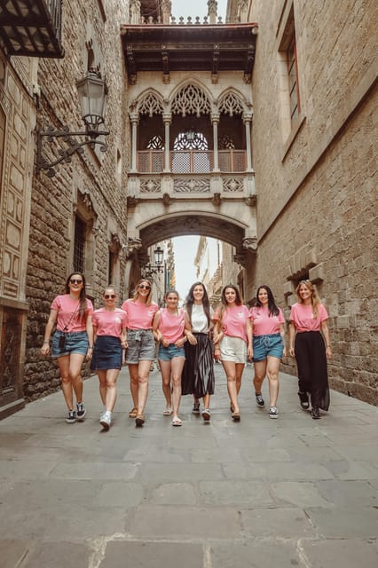 ✅ Barcelona: Sightseeing Professional Photoshoot Session - Who This Photoshoot in Barcelona Fits Best