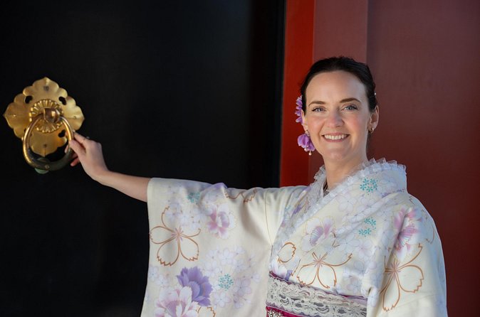 Beautiful Kimono photoshoot in Tokyo - Asakusa Shrine and the kimono walk: how the shoot flows