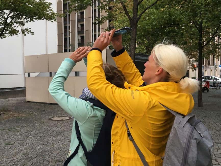 Berlin: Hands-On Mobile Photography Workshop - Capturing Motion and Light: The Phone Skills People Actually Need
