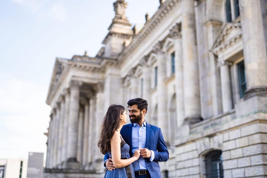 Berlin Love Story: Surprise Proposal Photography Session - Planning your surprise in Berlin without blowing it