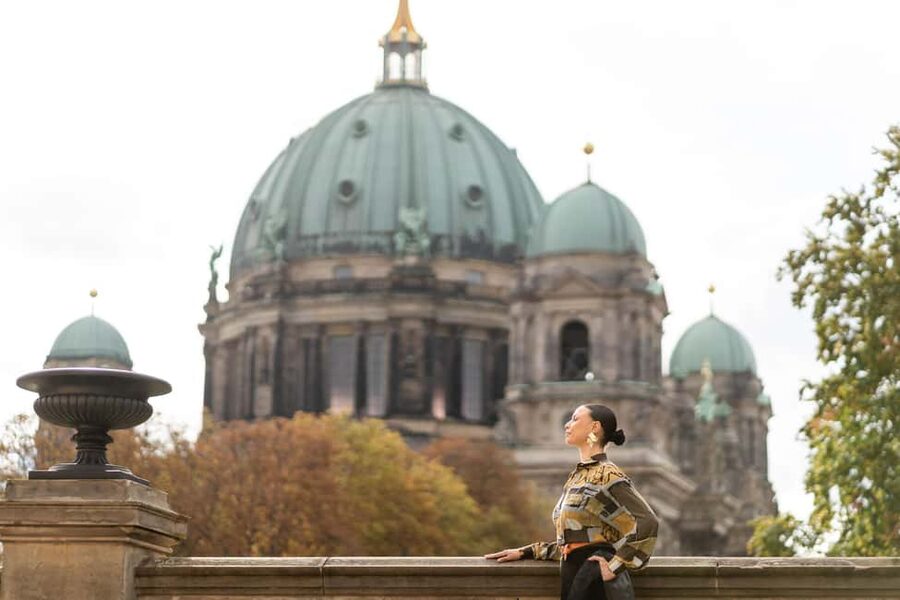 Berlin: Private Photo Session with Professional Photographer - Museum Island to Humboldt Promenade: the classic Berlin route that looks good in any season