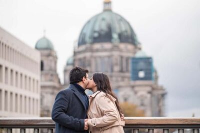 Berlin: Private Photo Session with Professional Photographer - How the photographer actually helps you pose (instead of guessing)