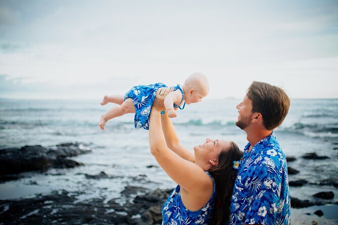 Big Island, Kona Hawaii Photographer - Outrigger Mini Session - Where You Meet on Ehukai St and How the Timing Works