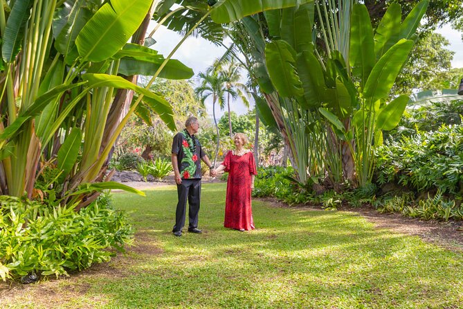 Big Island, Kona Hawaii Photographer - Outrigger Mini Session - Managing Expectations: Posing Help, Small Kids, and the Most Common Frustrations