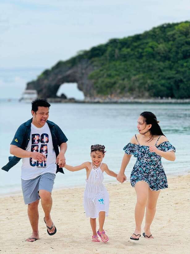 Boracay LandTour Experience (Photoshoot) - Sinagpa Beach / Din-iwid Beach: A Breather in Between the Big Stops
