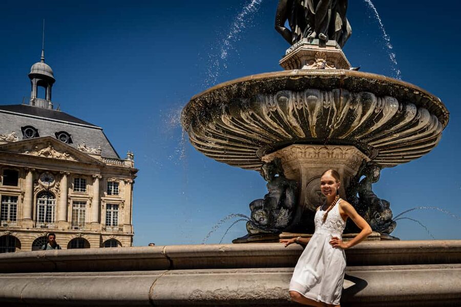 Bordeaux Photographer : Romantic or Family or Friends - Private Bordeaux photos that feel like you, not a photoshoot script