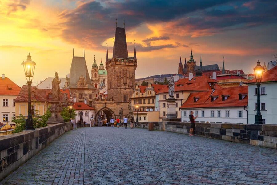 Bratislava: Prague & Brno Photography Tour with Transfer - Optional Czech dinner: a local finish, not part of the base price