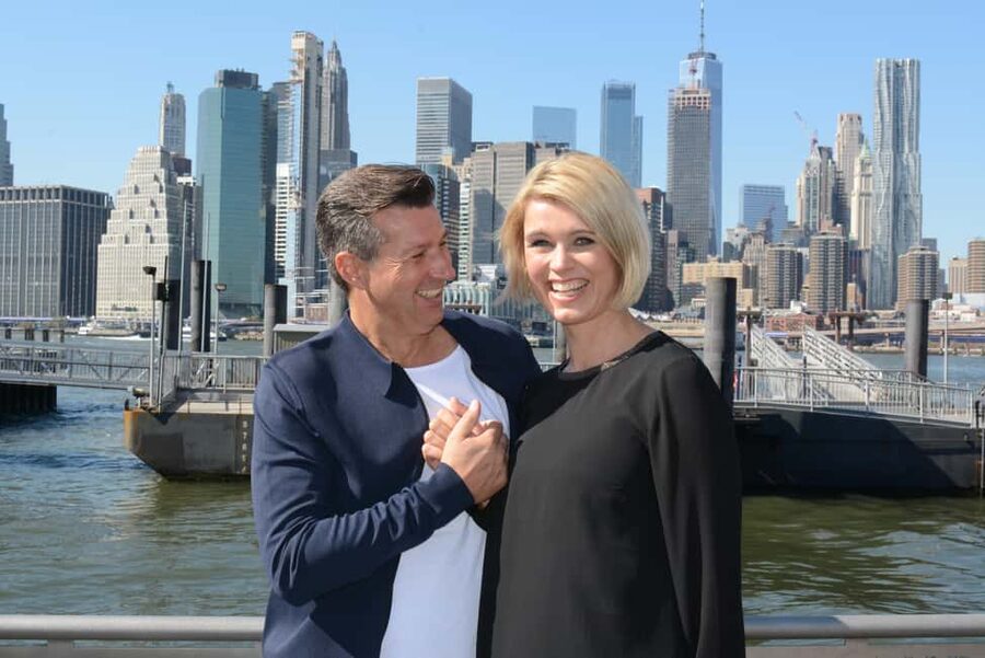 Brooklyn Bridge & Neighborhoods – 2-Hour Photo Shoot Tour - SoHo Start at Omega Boutique SoHo: Street-Level NYC for Real Photos