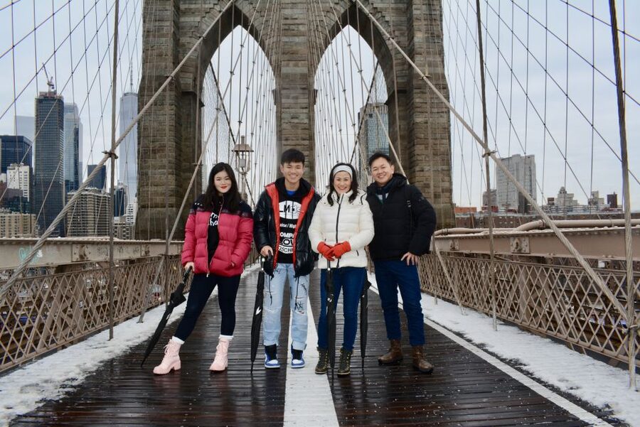 Brooklyn Bridge & Neighborhoods – 2-Hour Photo Shoot Tour - Brooklyn Heights Photo Stop: Where Your Portraits Meet History-Style Streets