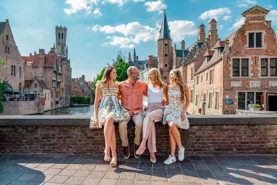 Bruges : Your private 1 hour photoshoot in the medieval city - The photo walk in medieval Bruges: what you’ll actually do