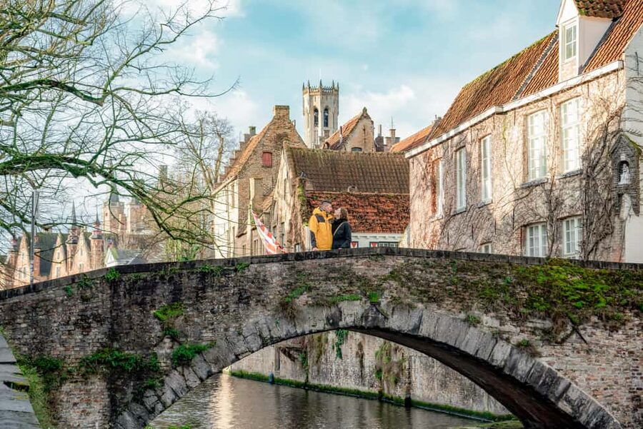 Bruges : Your private 1 hour photoshoot in the medieval city - Choosing theme and style so the photos feel like your story