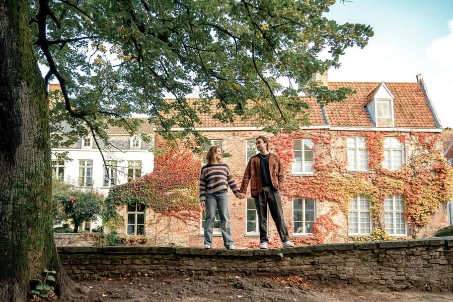 Bruges : Your private 1 hour photoshoot in the medieval city - Getting 30 edited high-resolution photos (and sharing them fast)