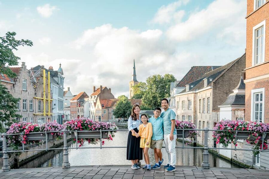 Bruges : Your private 1 hour photoshoot in the medieval city - Who this Bruges photoshoot suits best