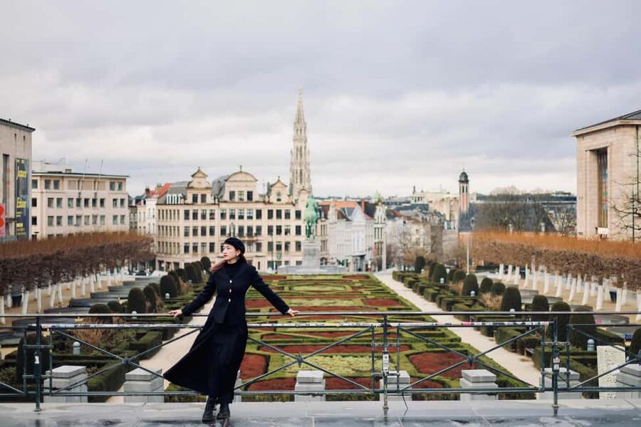 Brussels City Photoshoot With a Professional Photographer - Grand Place: the classic start for instant results