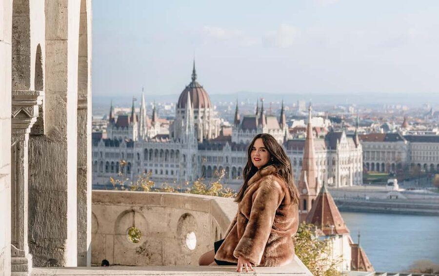 Budapest: Castle Hill Photoshoot with Private Photographer - Price check: $68 per group is the real bargain math