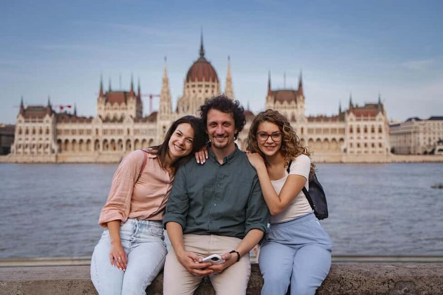 Budapest: Castle Hill Photoshoot with Private Photographer - When to go and what to wear for smoother results