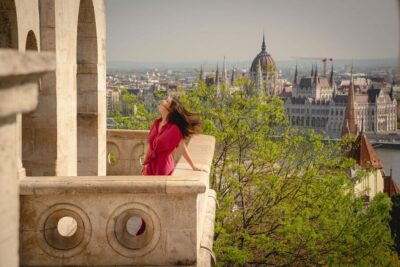 Budapest: Fast Private Photoshoot at Fisherman's Bastion - Posing Coaching That Keeps You Looking Natural