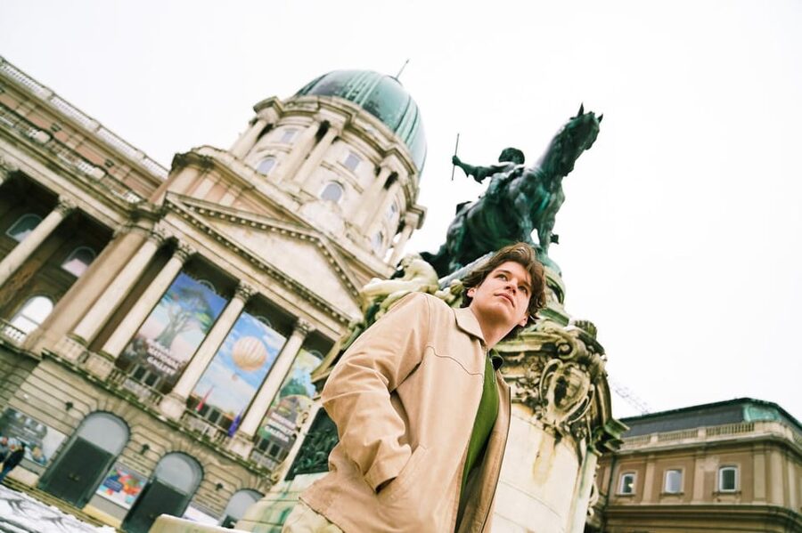 Budapest: Photo Session with Professional Local Photographer - How You Get Posing Guidance Without Feeling Awkward