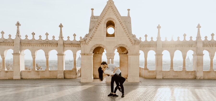 Budapest: romantic photoshoot at Buda's iconic sightseeings - Key things to know before you book