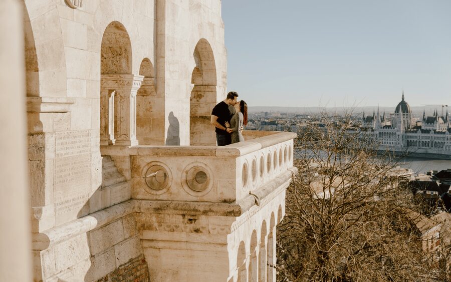 Budapest: romantic photoshoot at Buda's iconic sightseeings - Who this Budapest couples photoshoot is best for