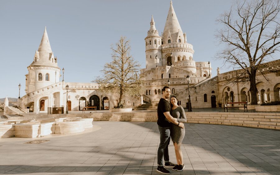 Budapest: romantic photoshoot at Buda's iconic sightseeings - Meeting point: finding the Szent László statue fast