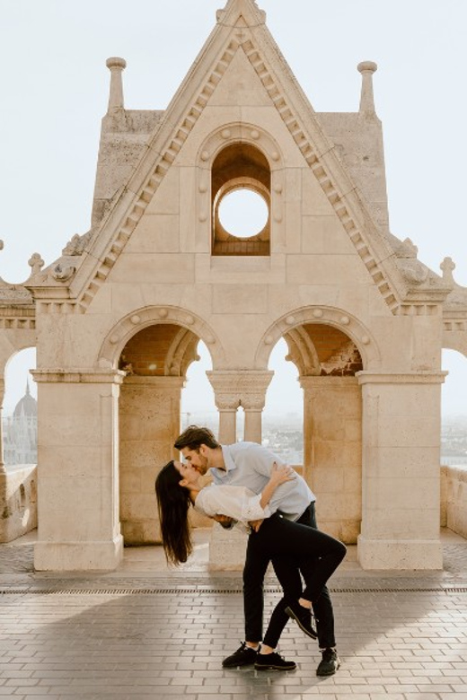 Budapest: romantic photoshoot at Buda's iconic sightseeings - How the 45-minute shoot actually feels on the ground