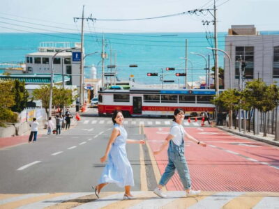 Busan: Small Group Photo Tour with Hotel Pick-up & Drop-off - Haedong Yonggungsa Temple: seaside views and a photo-friendly start