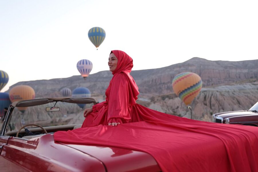 Cappadocia Photo Shoot with Classic Car and Flying Dress - What you get, and what you might add (hair, makeup, flowers)