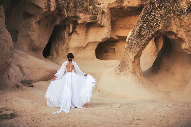 Cappadocia Private Flying Dress & Hot Air Balloon Photoshoot - Practical tips: dress change timing, cold mornings, and what to bring