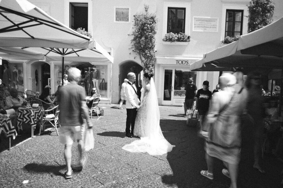 Capri Private Photo Session with a PRO Photographer - Spotting the best angles: what Roberto brings to Capri photography