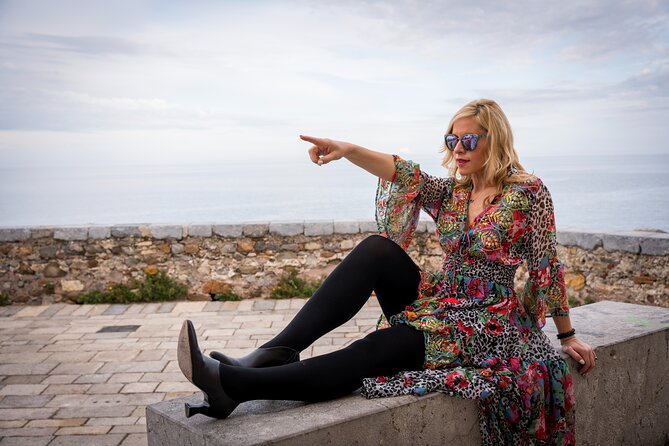 Cefalù Photoshoot Capture Your Spontaneous And Happy Moments - Walking the historic lanes: where the candid shots come from