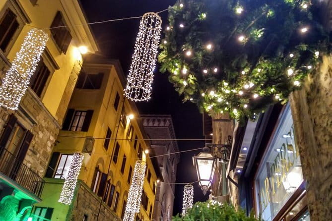 Christmas Lights Private Photo Tour in Florence - Piazza della Signoria Under Christmas Lighting: Shadows That Make Detail Pop