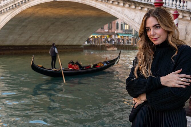 Cinematic Photoshoot in Venice: Capture Venice Hidden Gems - Rialto Market and Rialto Bridge: Real Life Color on the Frame