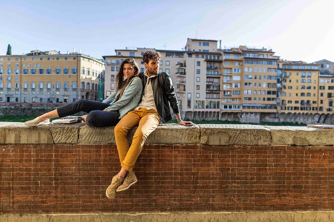 Classic Photoshoot in Florence - Santa Croce and Palazzo Vecchio: Variety After the Big Names