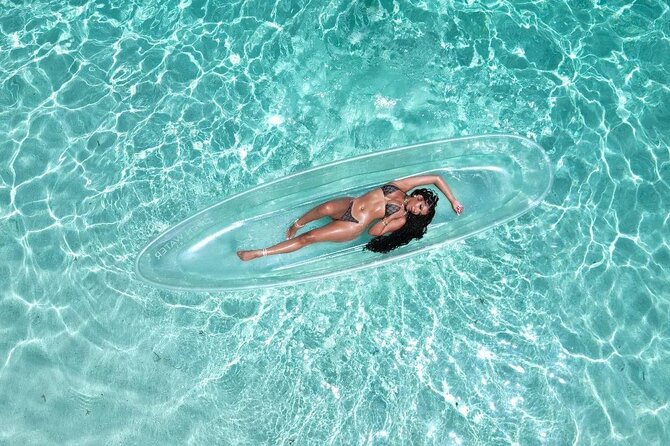 Clear Kayak Drone Photoshoot in Nassau Bahamas - Getting posed without panicking: How Jasmine and Whiteboy-style guidance helps