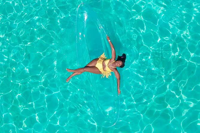 Clear Kayak Photoshoot in Nassau ,Bahamas. - Staff, Posing Help, and the Clear-Water Confidence Factor
