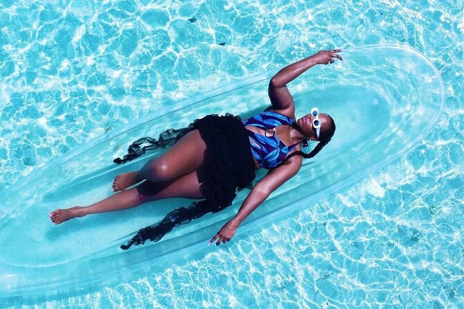 Clear Kayak Photoshoot in Turks and Caicos Islands Providenciales - Props and flowers: what’s included and what to double-check