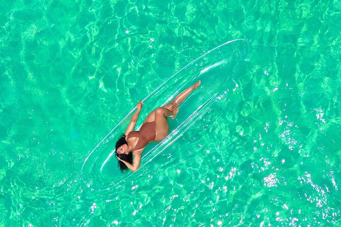 Clear kayak photoshoot Nassau Bahamas. - Your photo and video package: what you actually receive